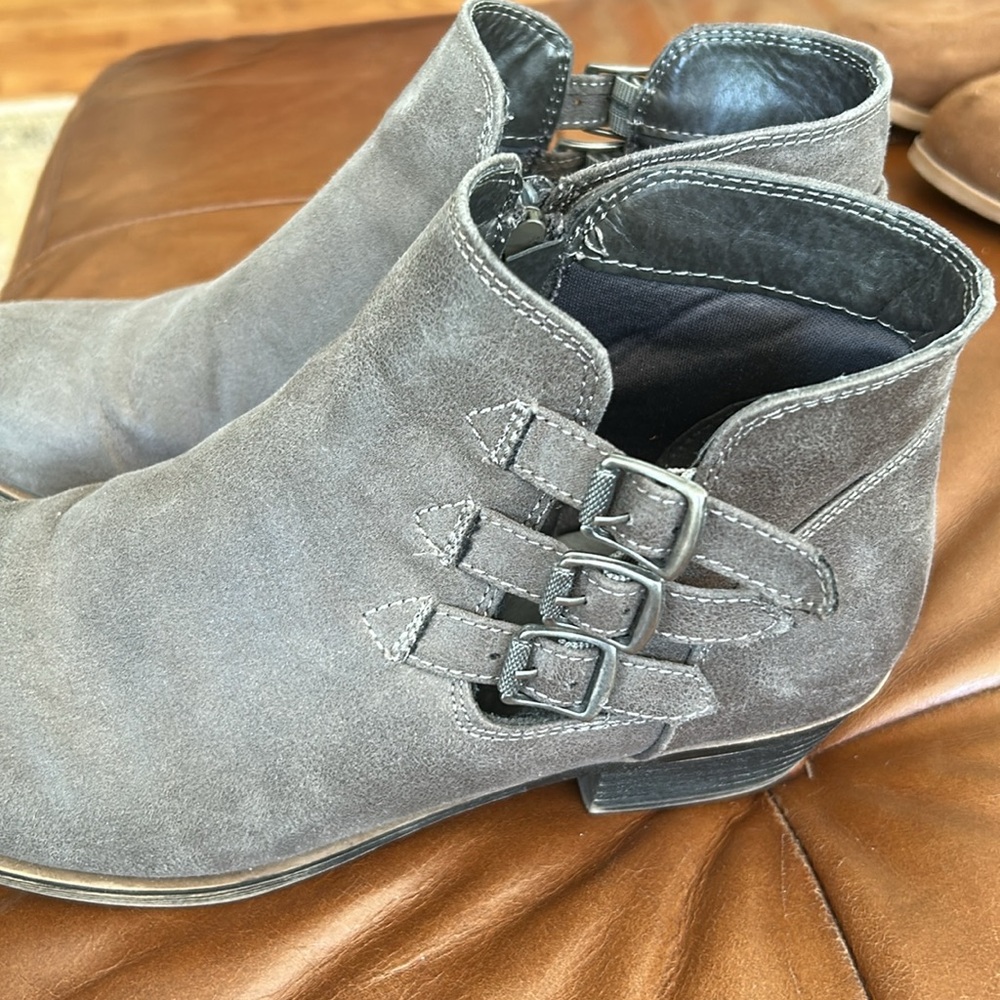 Gray Ankle Boots for Men - Picture 5 of 6
